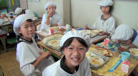Pause déjeuner : dans les écoles japonaises !