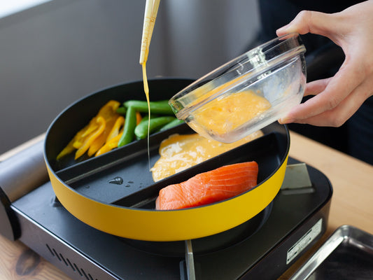 Pressé par le temps ? Cuisiner trois plats en une seul fois grâce à notre TriplePan !