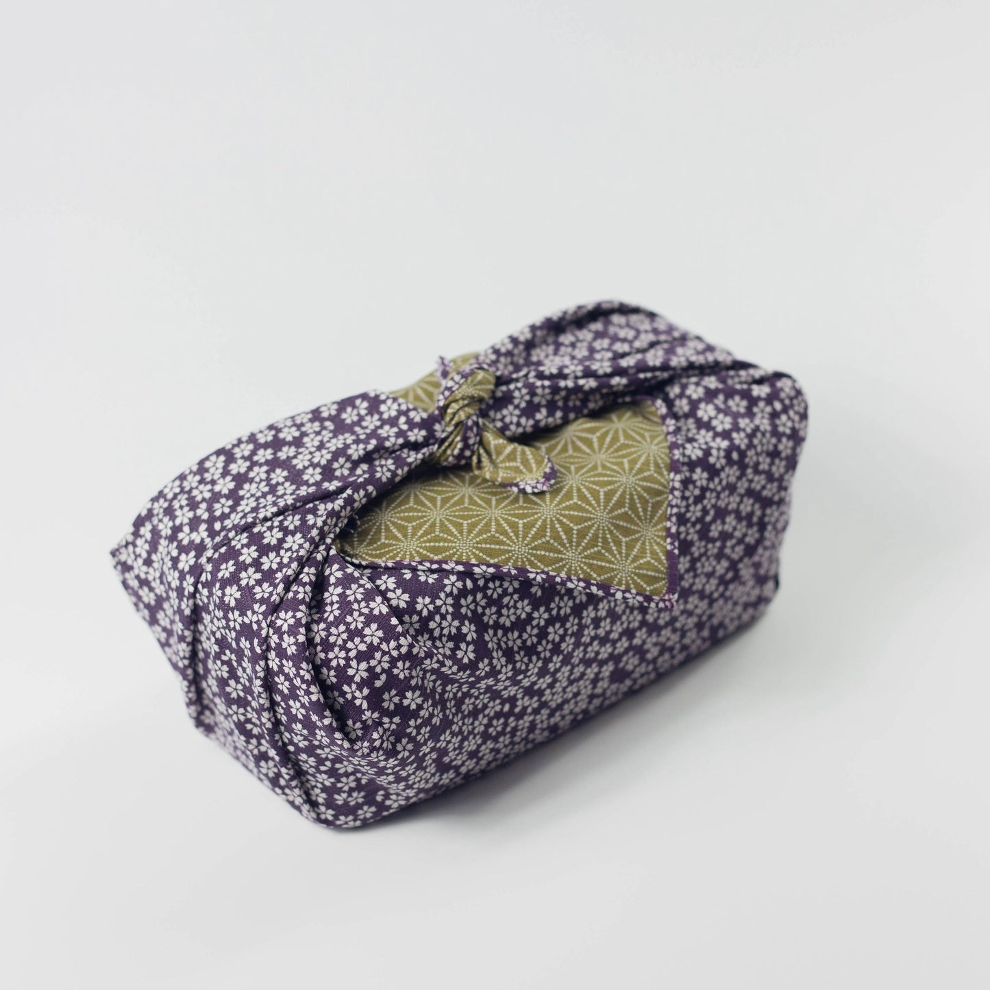 Furoshiki bifacciale Asanoha Sakura (verde e viola, 50 cm)