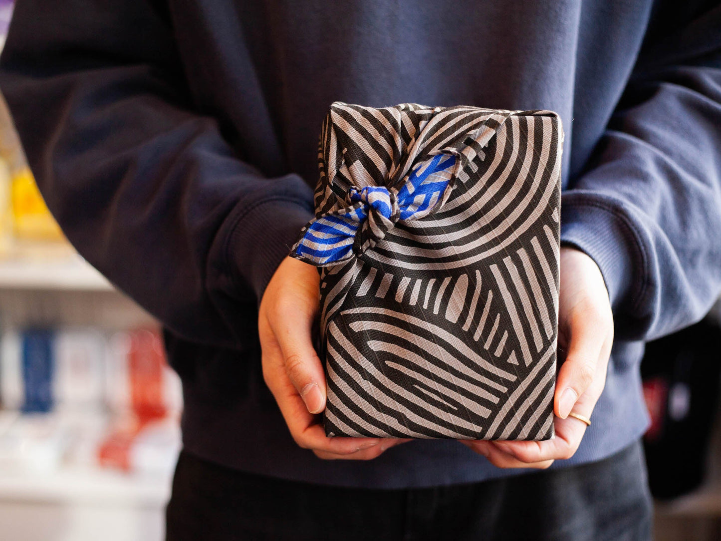 Furoshiki bifacciale Isa Monyo - Yui (grigio-blu, 48 cm)