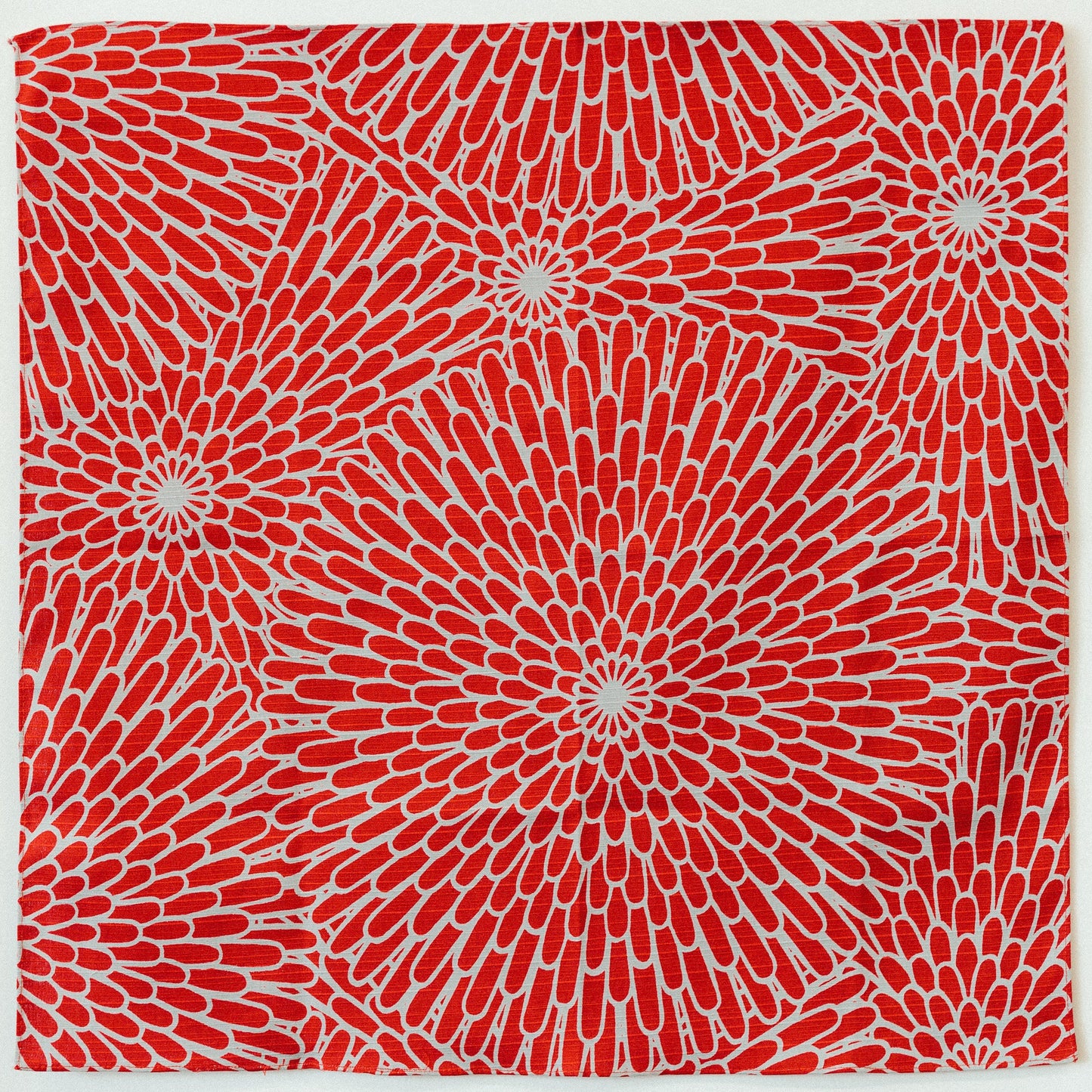 Furoshiki double face Isa Monyo Kiku (rouge et bleu, 48cm)