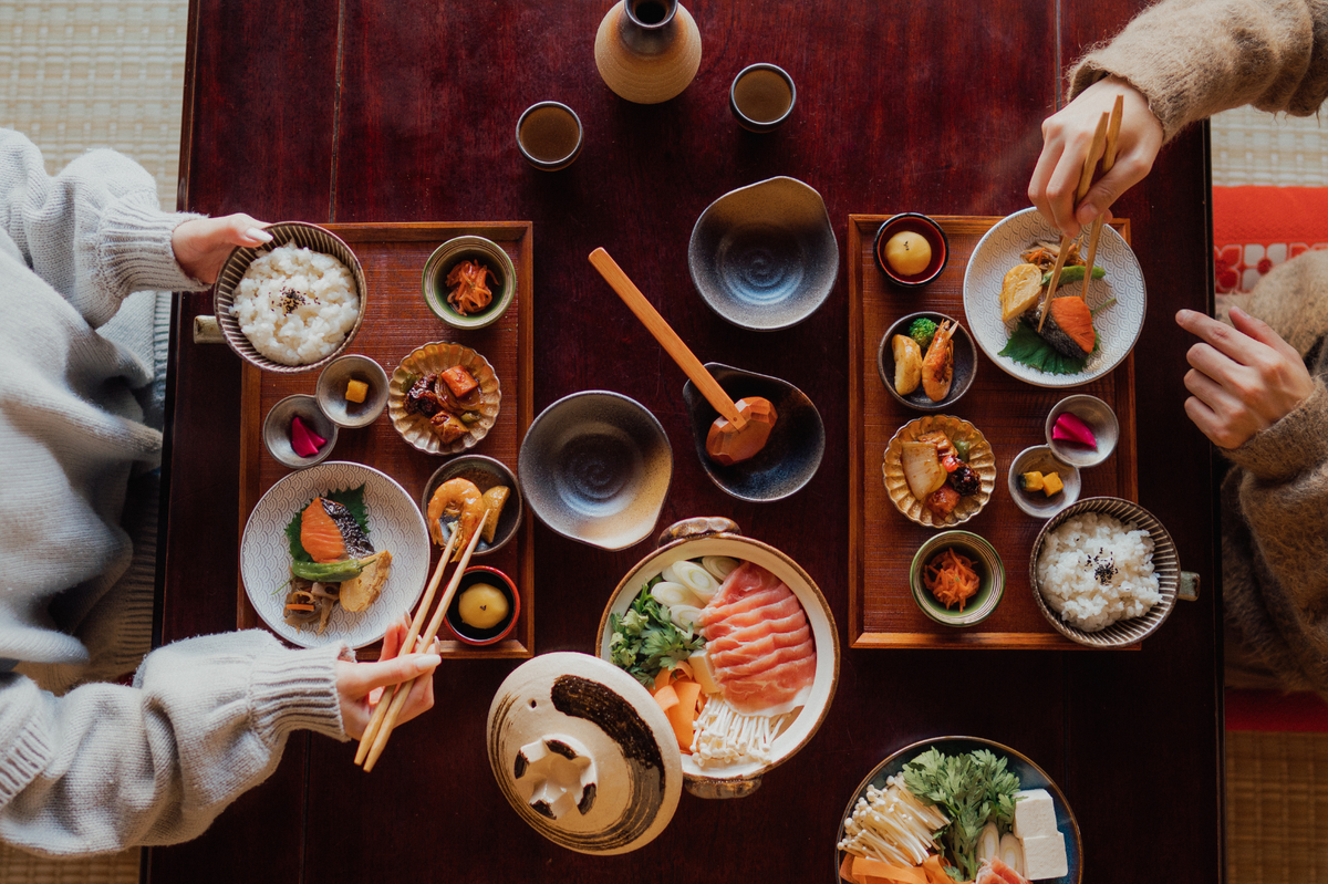 Maîtriser l'art de la table japonais : Un guide complet de l'étiquette