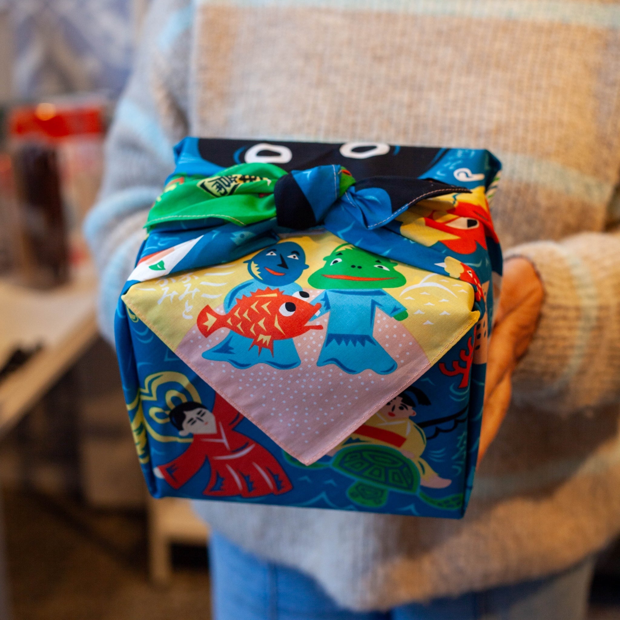 Furoshiki Musubi Cochae - Mukashi Banashi Umi (bleu, 70 cm)