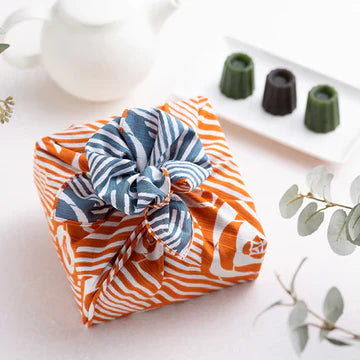 Furoshiki double face Isa Monyo Tsubaki (orange et bleu, 48 cm)