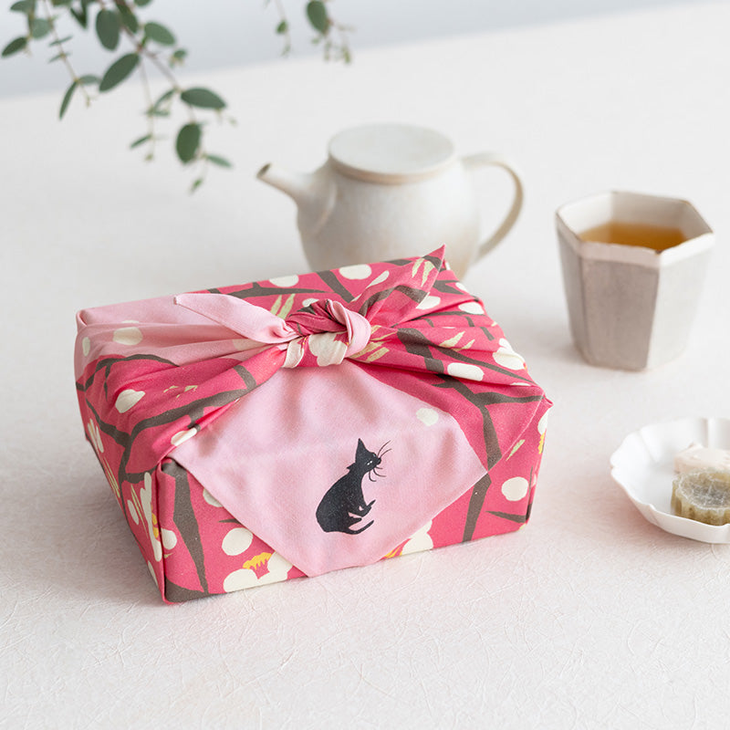 Furoshiki Yumeji Takehisa - Ume & Neko (48 cm)