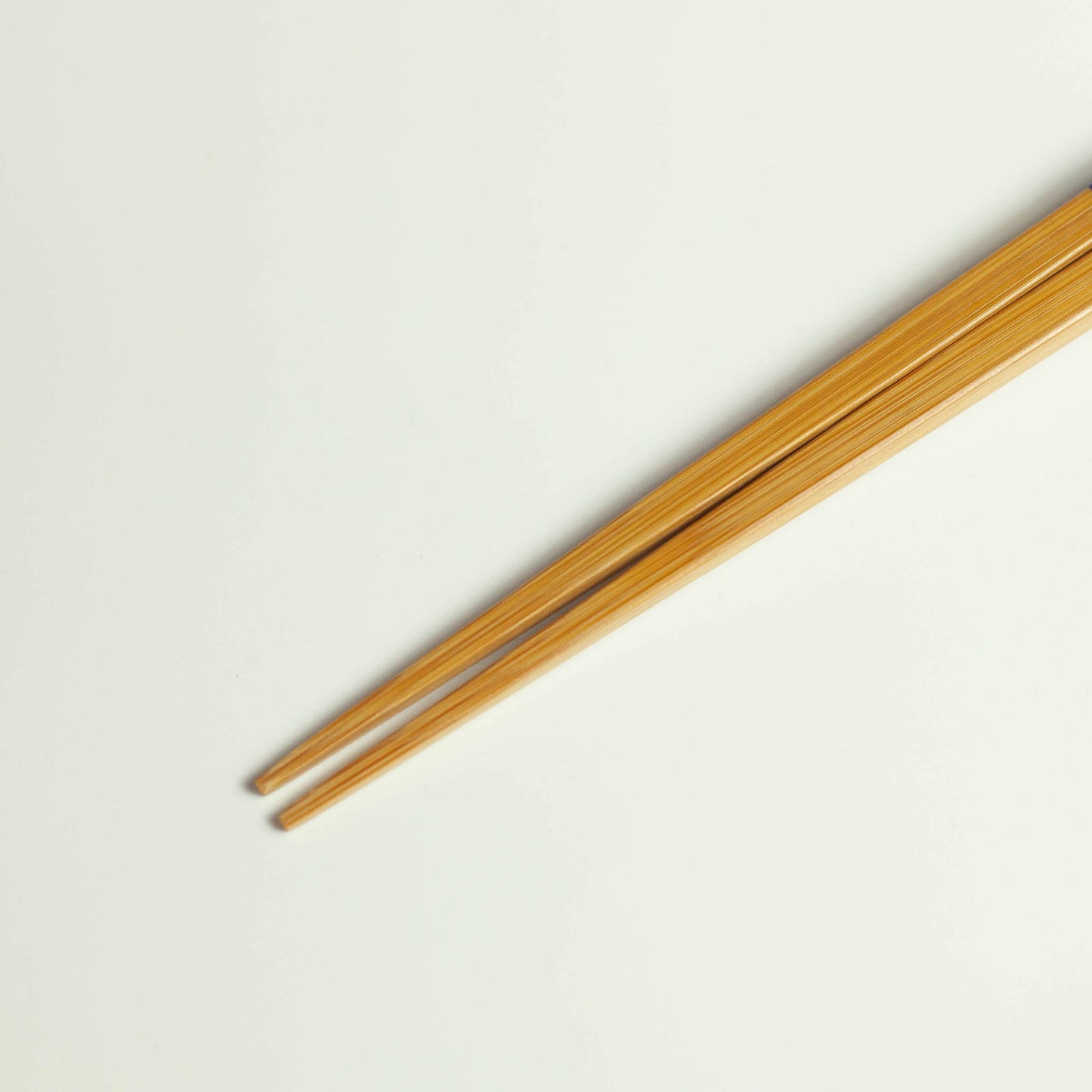 Baguettes en bambou torsadées