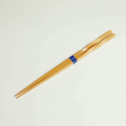 Baguettes en bambou torsadées