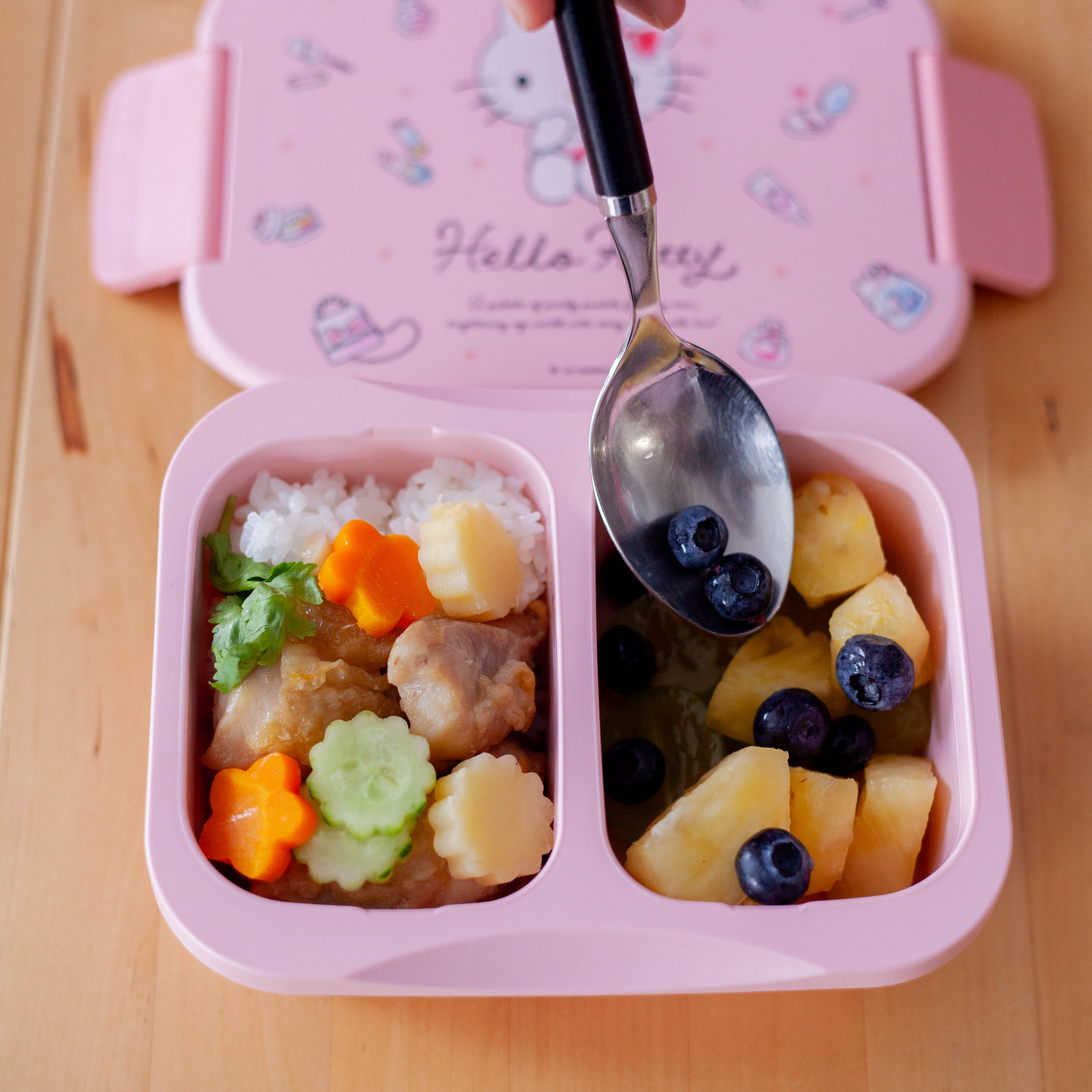 Bento Shikiri Hello Kitty Suisai (500ml)