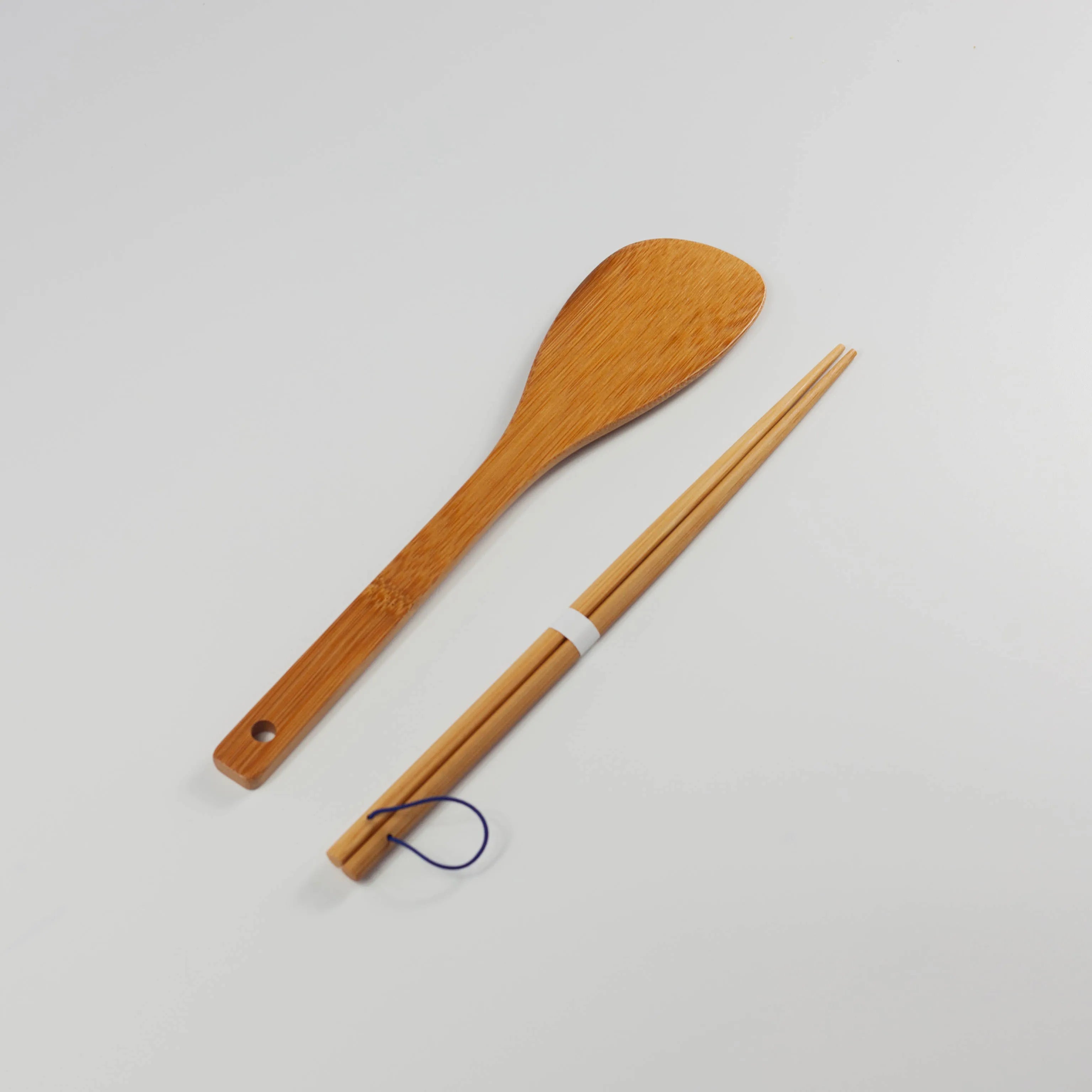 Set d'ustensiles de cuisine en bambou