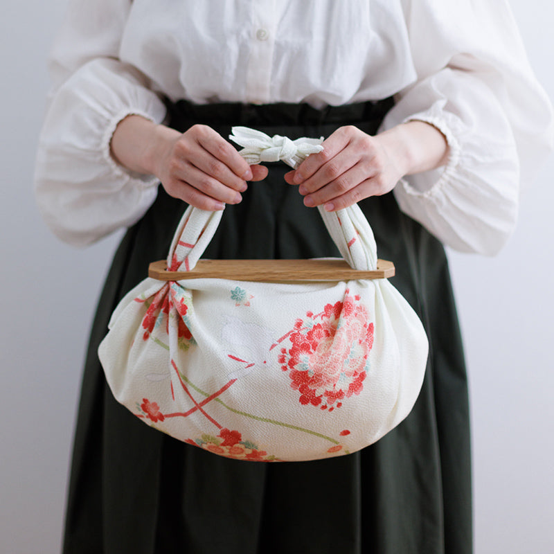 Furoshiki Koyomi Chirimen - Hanataba (beige, 68 cm)