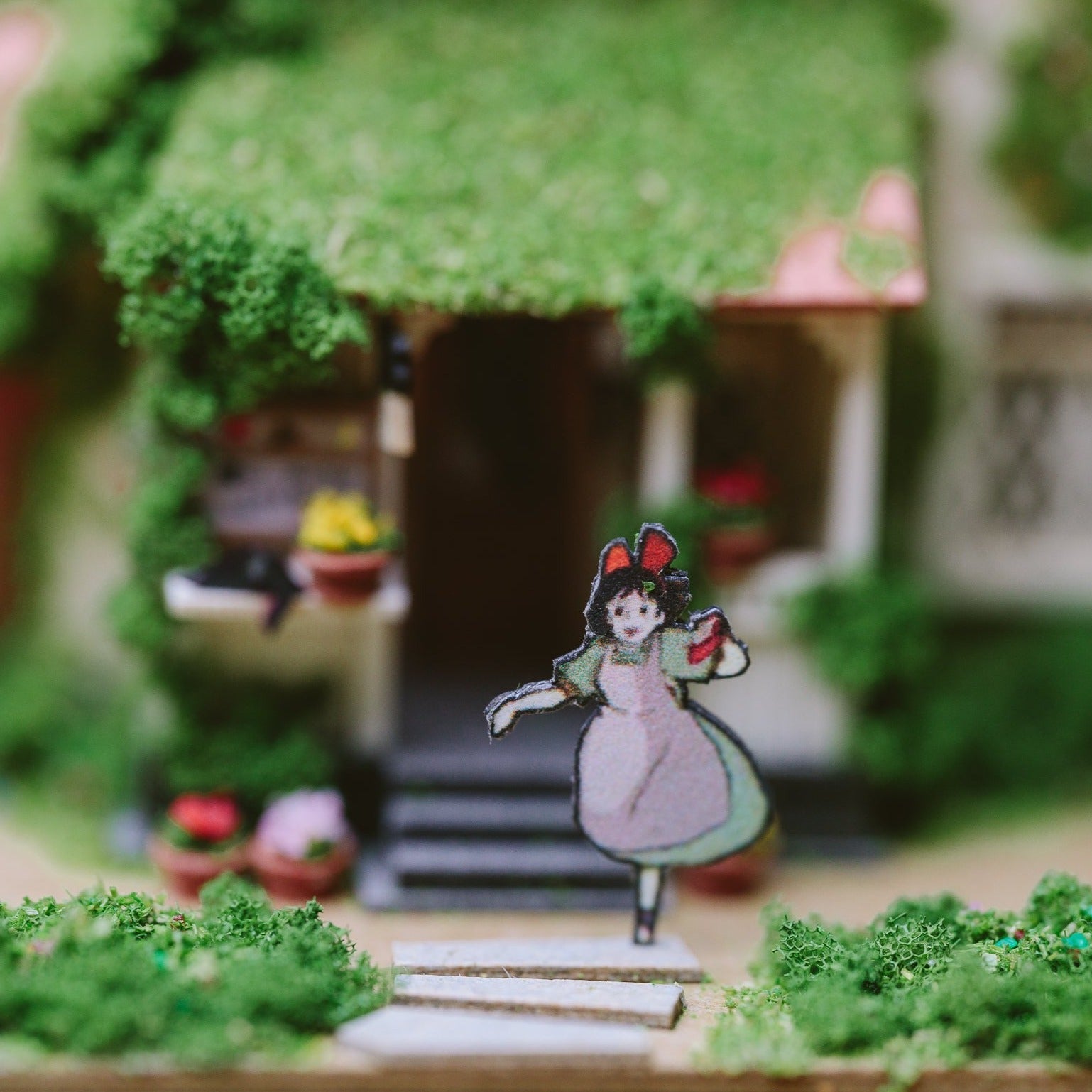 Miniatuart Ghibli - Kiki la Petite Sorcière : La Maison des Okino (grand format)