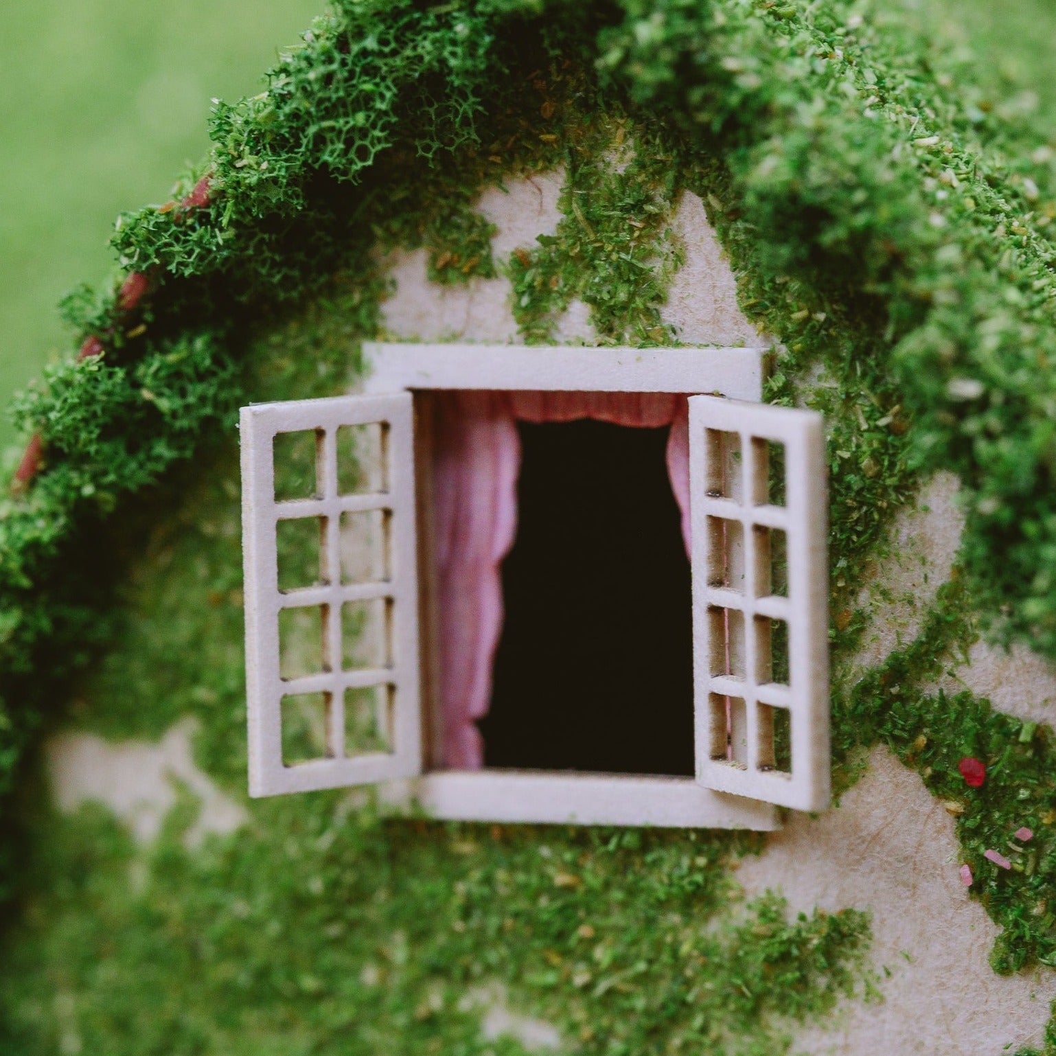 Miniatuart Ghibli - Kiki la Petite Sorcière : La Maison des Okino (grand format)