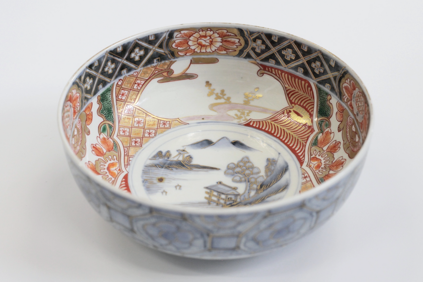 Insalatiera Nishiki epoca Edo (1850) - Montagna e Komainu