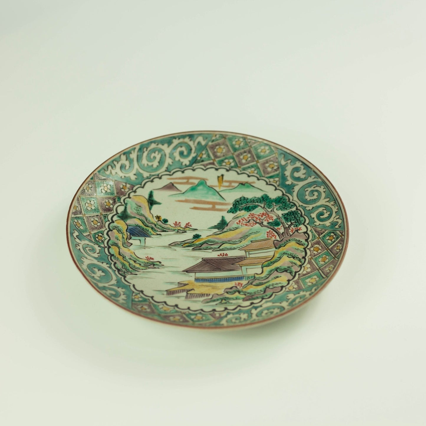 Kutaniyaki-bord uit het Meiji-tijdperk (1900, 17 cm)
