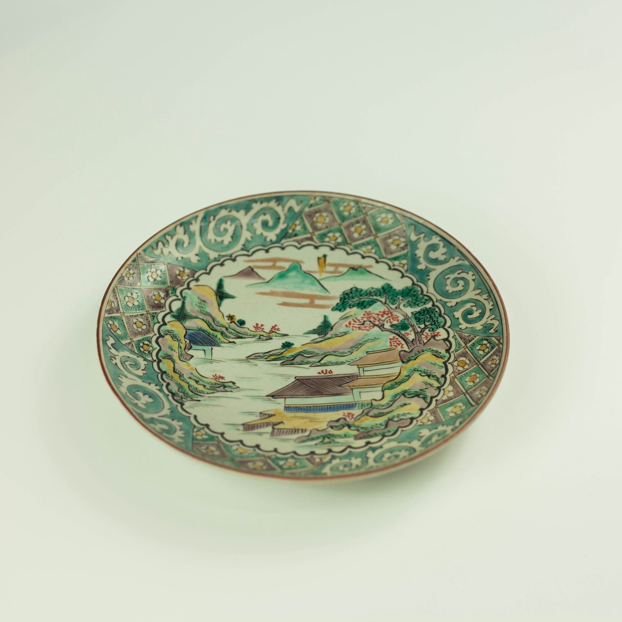 Kutaniyaki-bord uit het Meiji-tijdperk (1900, 17 cm)