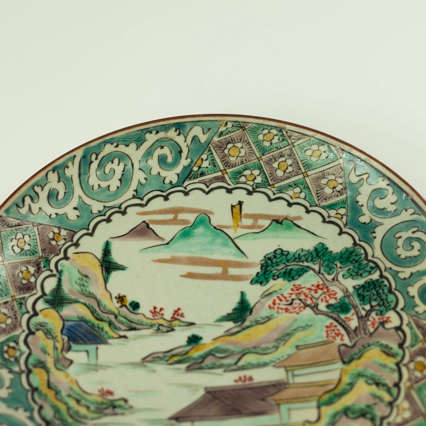 Kutaniyaki-bord uit het Meiji-tijdperk (1900, 17 cm)
