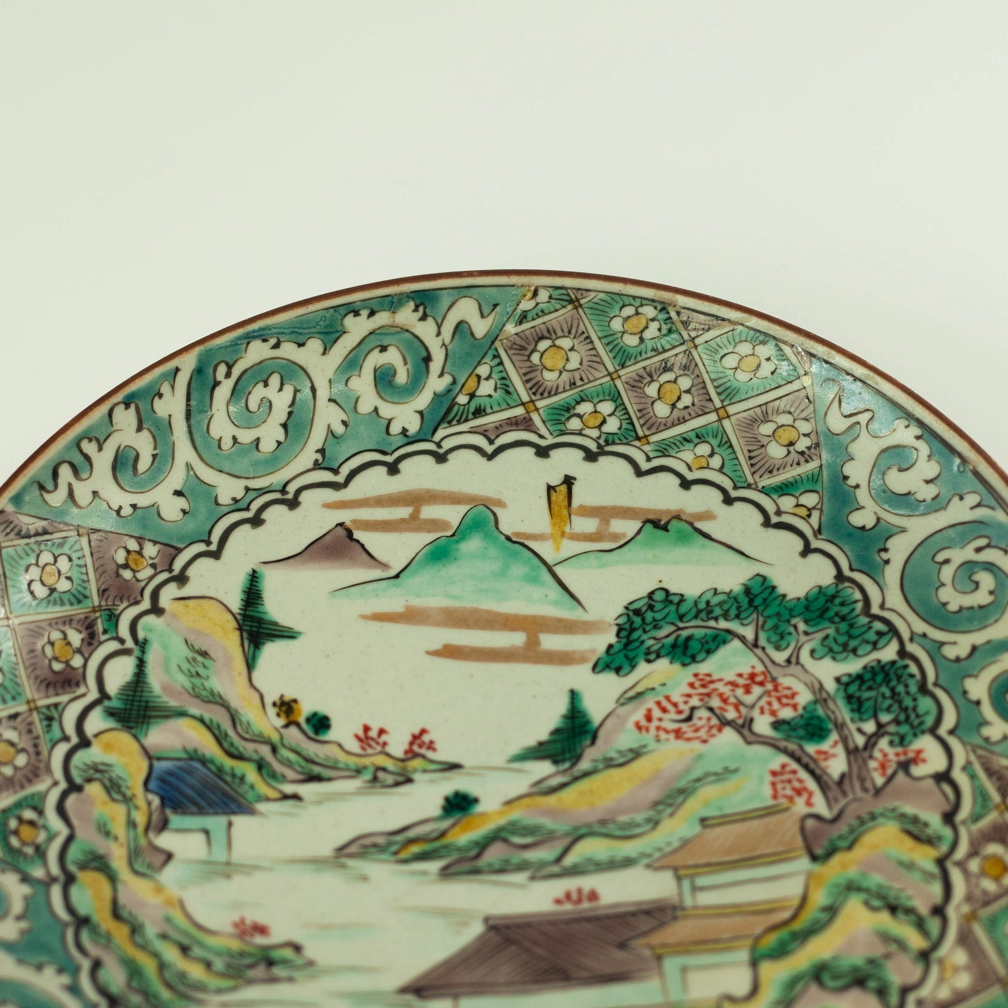 Kutaniyaki-bord uit het Meiji-tijdperk (1900, 17 cm)