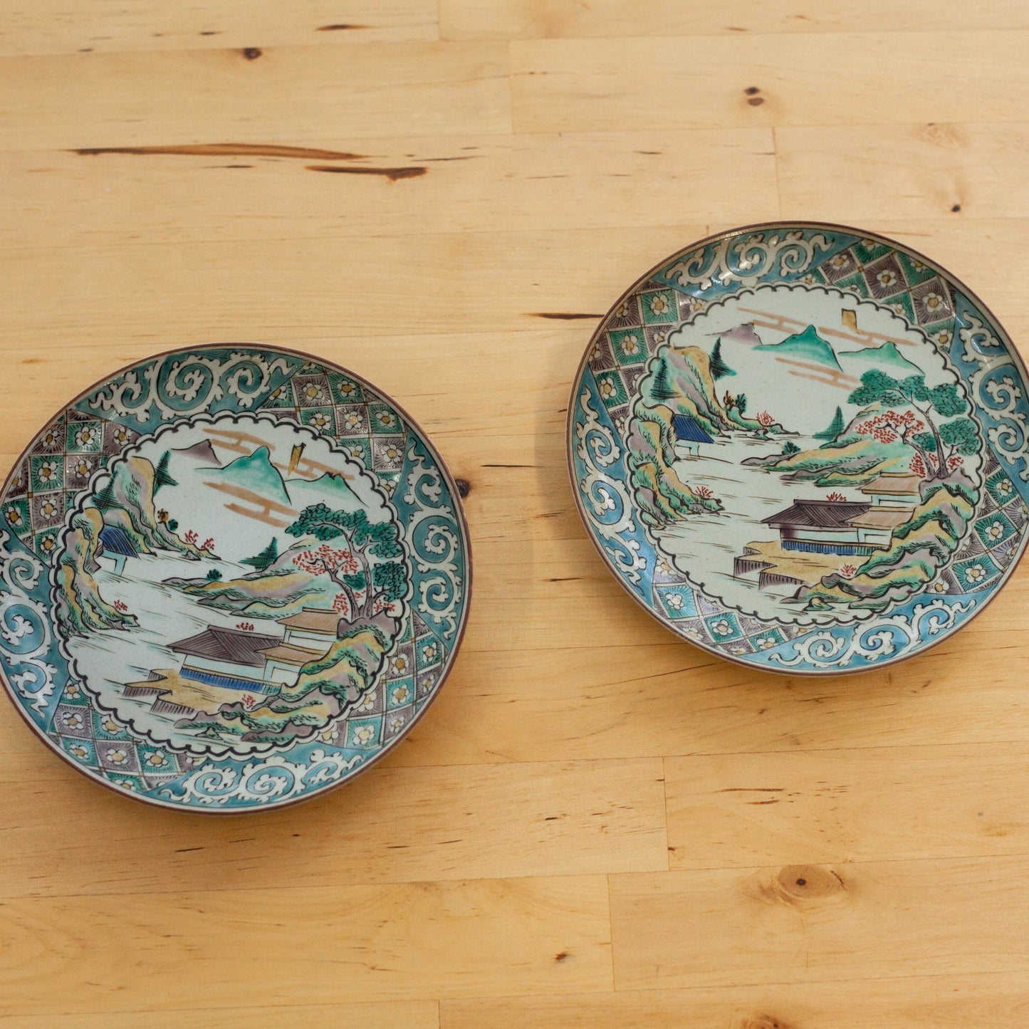 Kutaniyaki-bord uit het Meiji-tijdperk (1900, 17 cm)