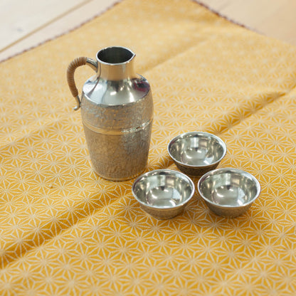Set da sake in peltro dell'era Taisho (1910, 3 tazze)