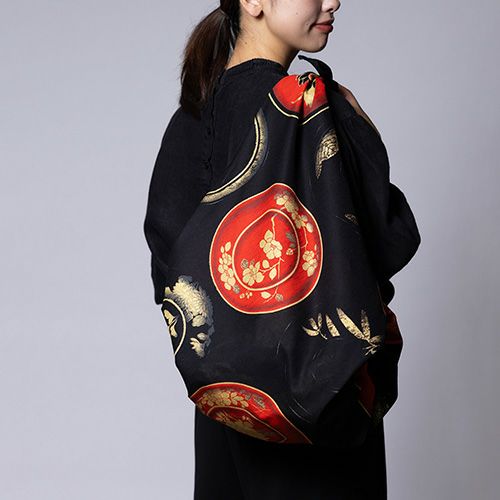 Setsugekka Wan Furoshiki 120cm used as a bag