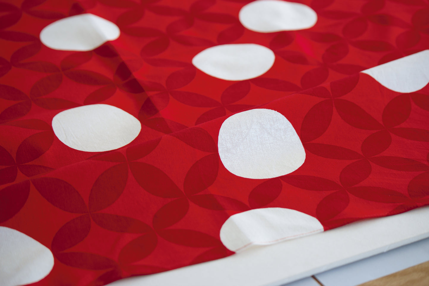 Furoshiki Hare Tsutsumi - Shippo (rosso, 70 cm)