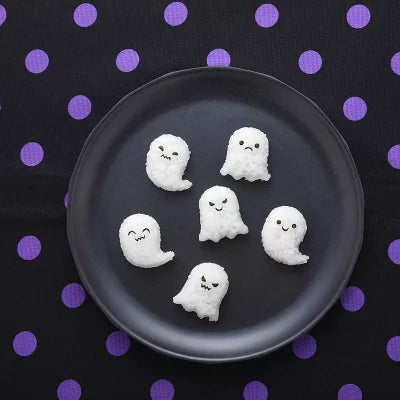 Kleine spook-onigiri-mallen
